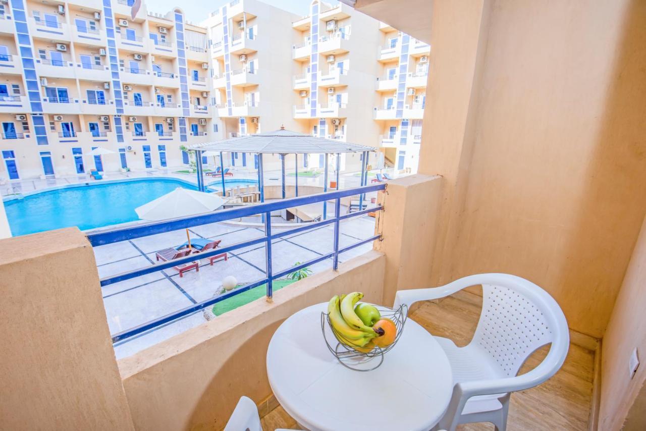 Pool View With Balcony Near El Gouna Hurghada Exterior photo